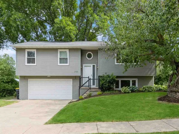 1932 Graslon Dr, Iowa City, IA 52246