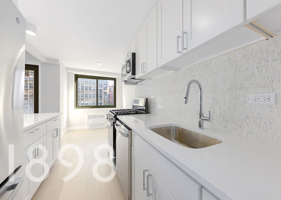 1st image of 135 W 96th St #9EF