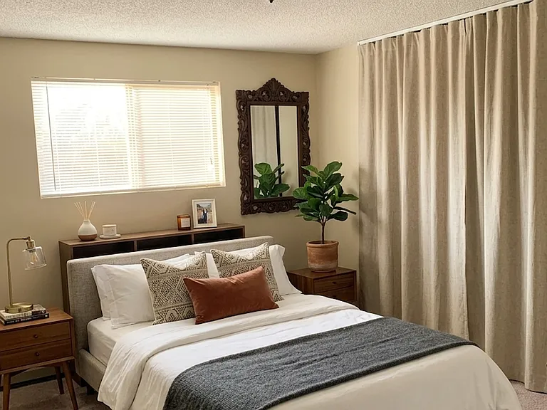 2nd bedroom