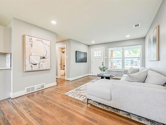 5th image of 2729 Lockhart Ave