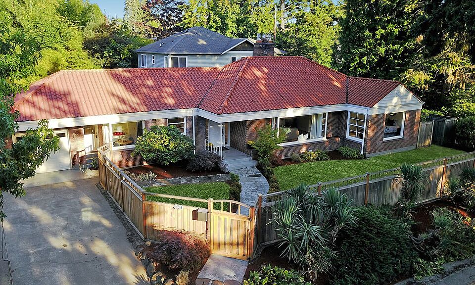 2nd image of 12040 3rd Ave NW