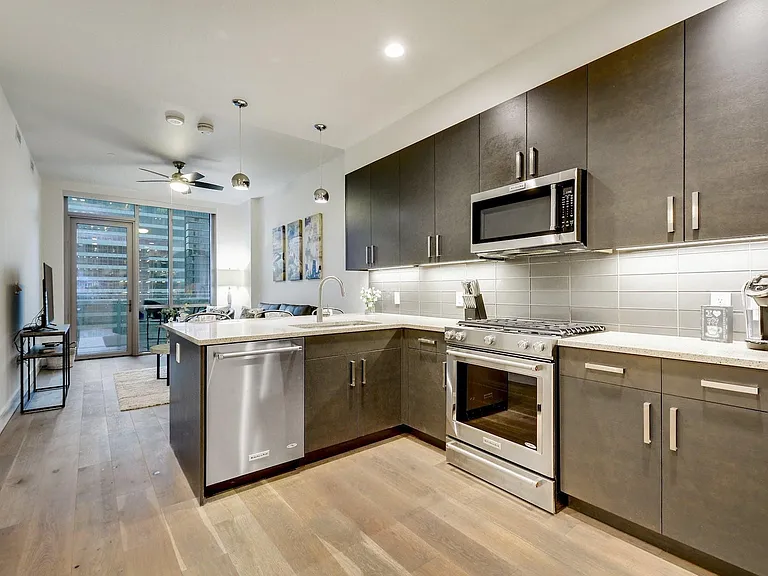 222 West Ave #1911 — Photo 6