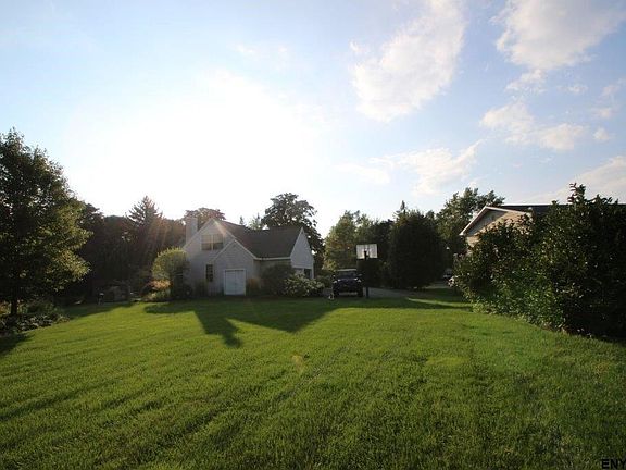 5th image of 7 Wildwood Dr