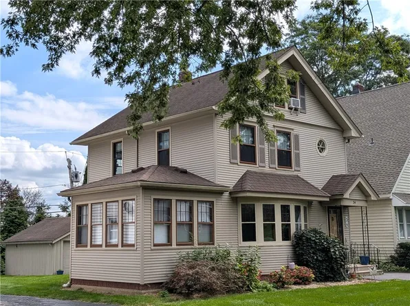 34 Lafayette Rd, Rochester, NY 14609