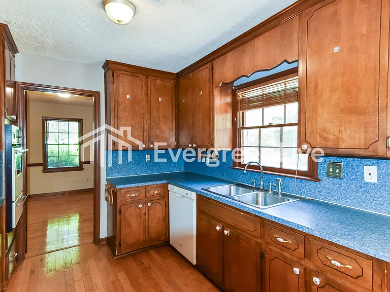 1345 Pine Ridge Rd — Photo 7