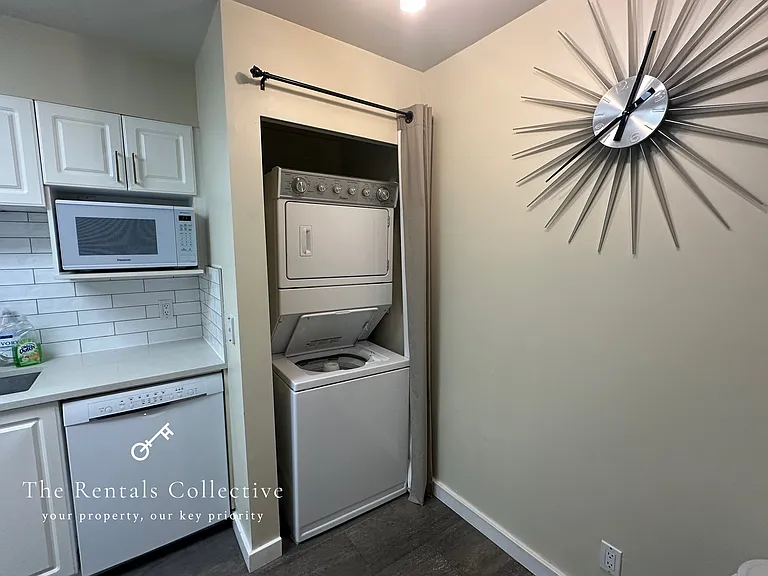 223 Mountain Hwy #203 — Photo 7