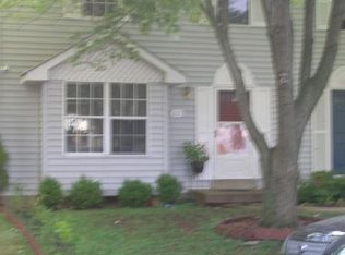 213 Meadows Ln NE, Leesburg, VA 20176