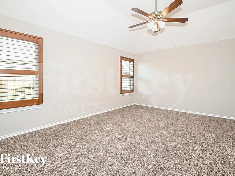 204 Troy Lane Red — Photo 9