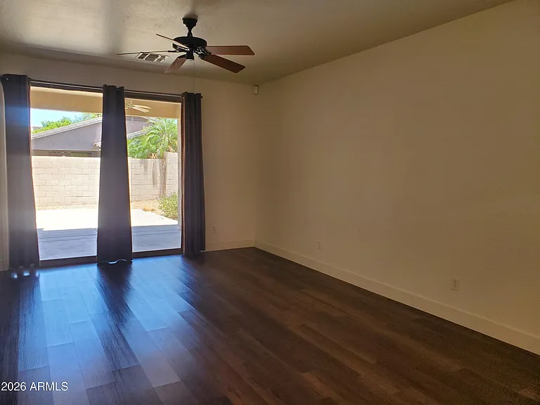 2430 E Darrel Rd — Photo 22