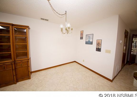 5th image of 2511 Clarendon Ave