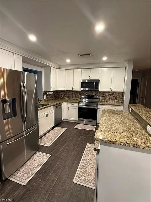 Building Photo - 235 Cypress Way W
