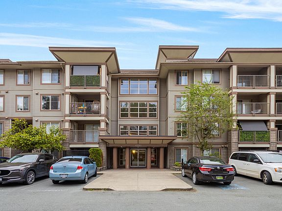 2nd image of 45561 Yale Rd #404