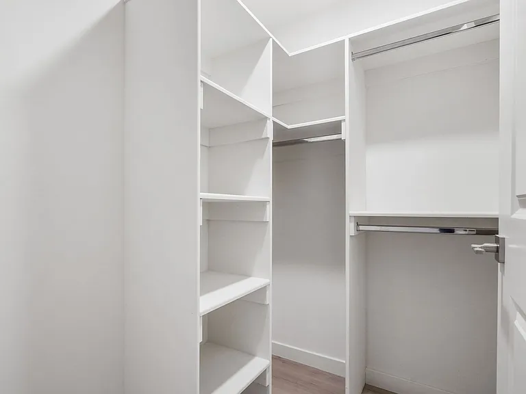YaYa Columbus Apartments — Photo 13