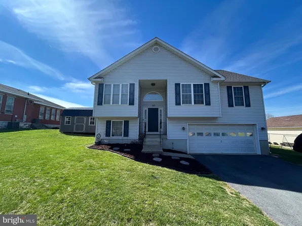 123 4th St, Shenandoah Junction, WV 25442