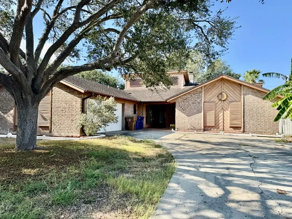 5909 Golden Canyon Dr