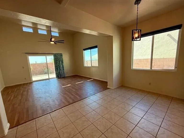 8119 N Peppersauce Dr — Photo 7