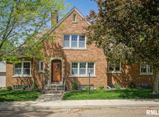 2617 W Manor Pkwy, Peoria, IL
