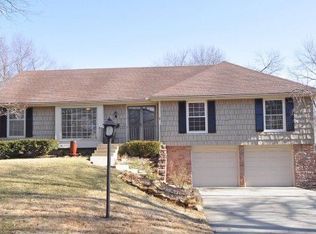 9999 Ballentine Dr, Overland Park, KS 66214