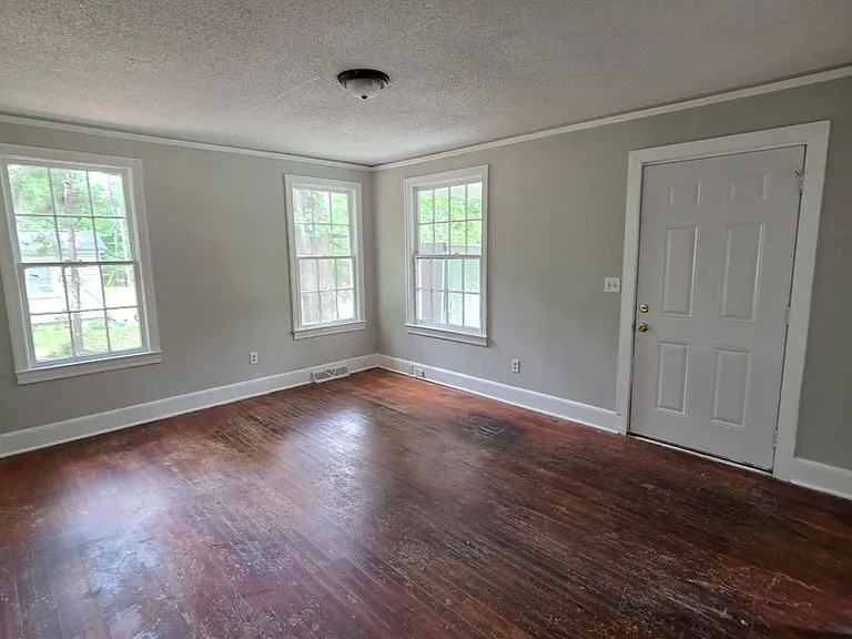 1407 Jerome Dr — Photo 7