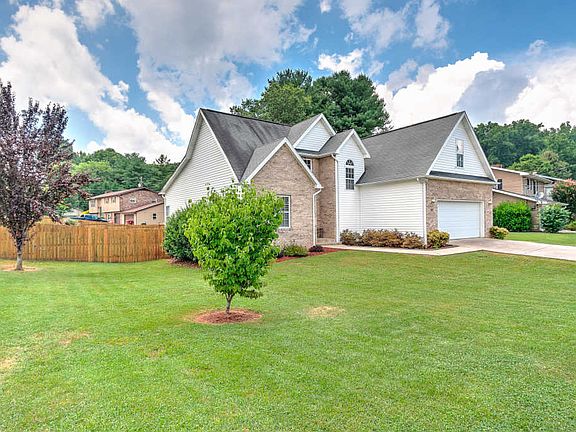 3rd image of 3801 Brackenwood Ct