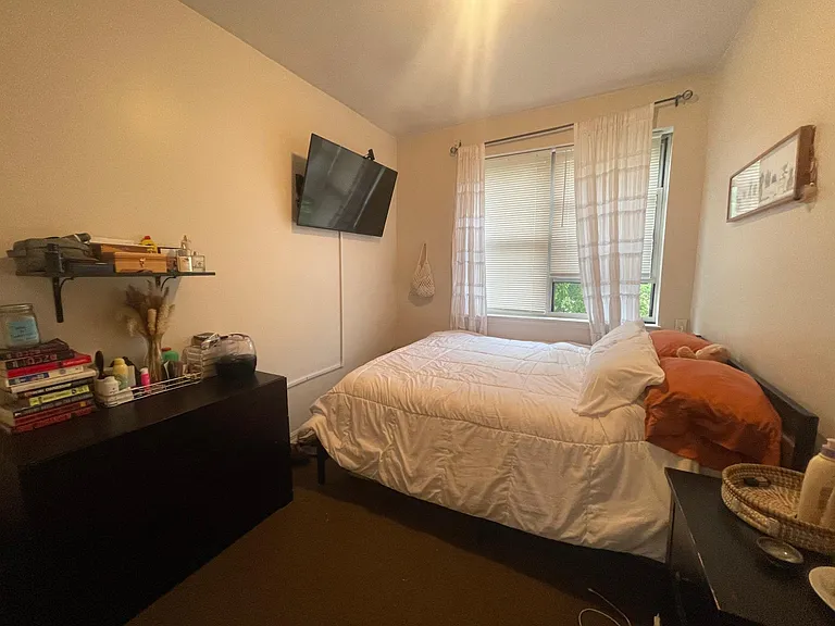 205 W Broadway #6B — Photo 8