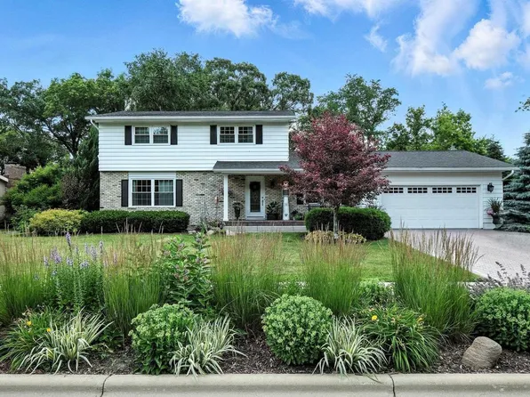 900 Woodview Drive, Sun Prairie, WI 53590