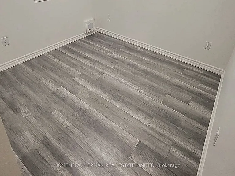 133 Sharavogue Ave #B — Photo 13