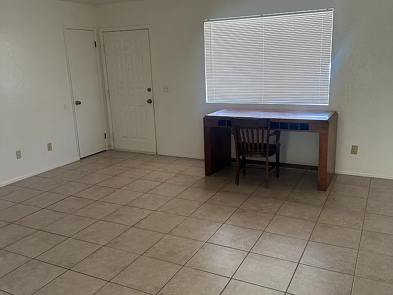 1641 E Aspen St #6 — Photo 5