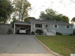 76 Avondale Dr, Centereach, NY 11720