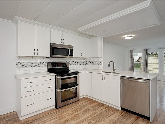 4th image of 70 Cooper Rd #5