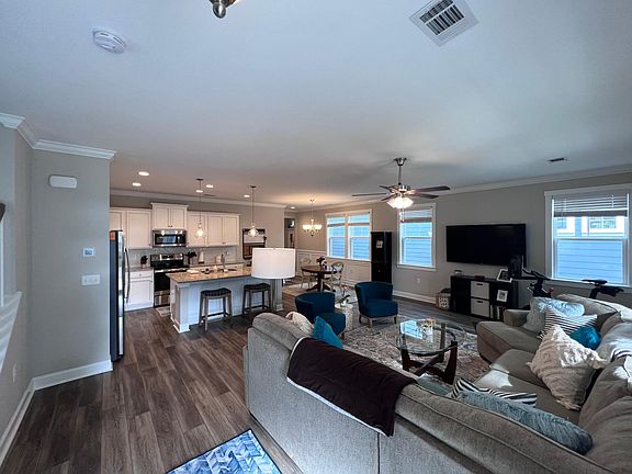 3rd image of 428 Coquinas Ln