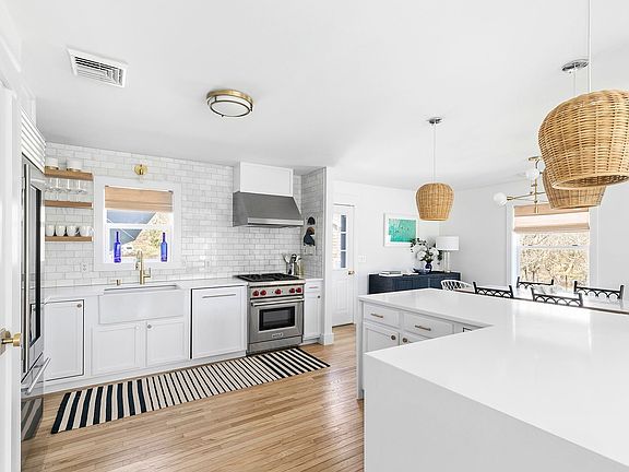 3rd image of 5 Peppermill Ln