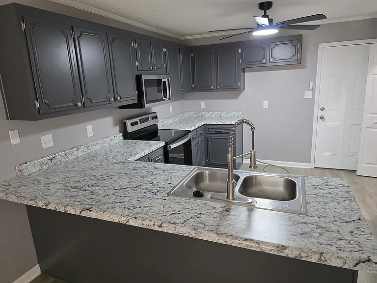 112 Foxwood Cir — Photo 3