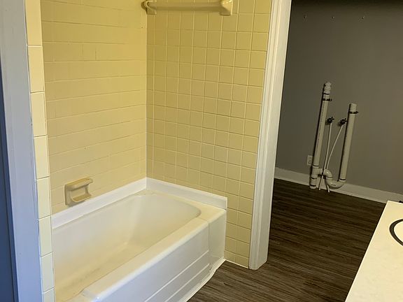 Bath-laundry room