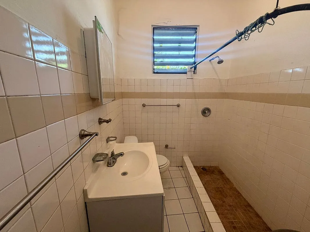 3 bed, 1.0 bath, 900 sqft, $950 — Photo 4