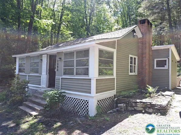 1392 Cherry Lane Rd, East Stroudsburg, PA 18301