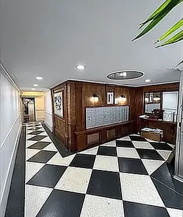 1st image of 255 W 75th St #4X