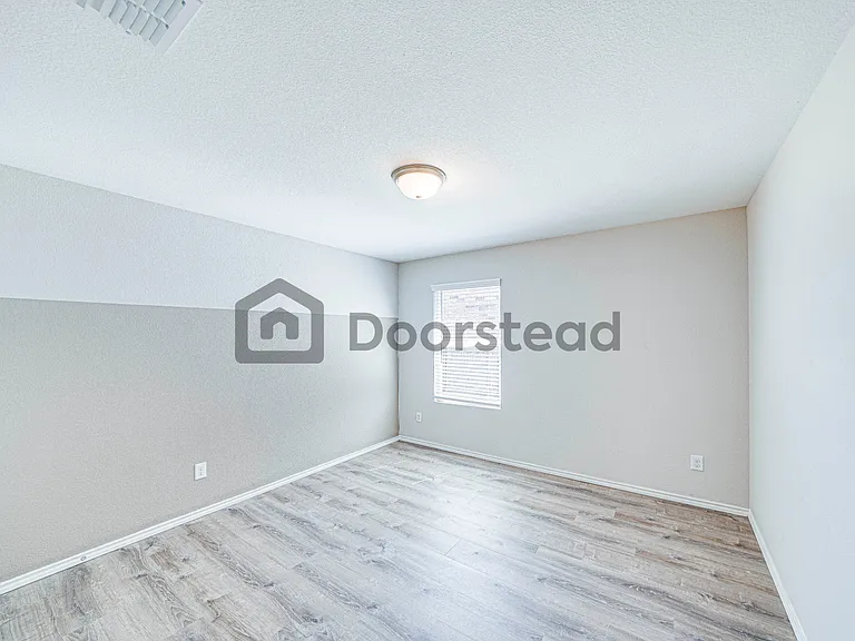 3008 Lakewood Ln — Photo 10