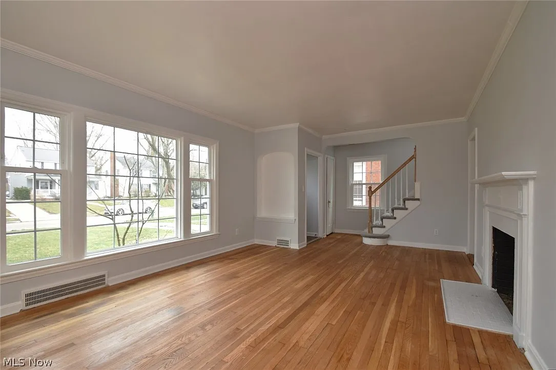 4 bed, 2.5 bath, 1904 sqft, $2,600 — Photo 3
