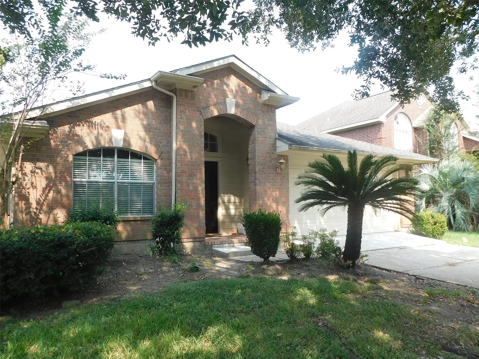 4 bed, 2.0 bath, 1953 sqft, $2,250 — Photo 1