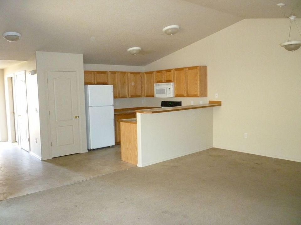 2nd image of 2842 SW Peridot Ave