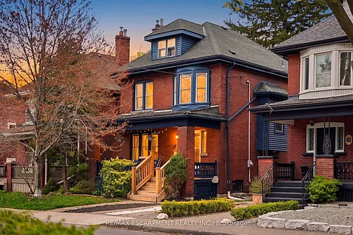 37 Connaught Ave S Photo 1
