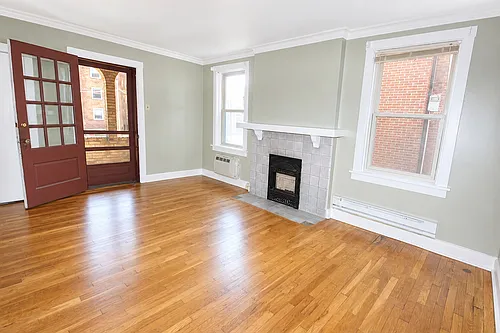 5627 Hobart St Photo 1
