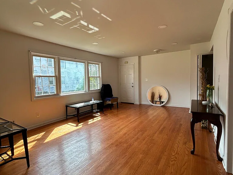 3 Dartmouth Ave #3A — Photo 5