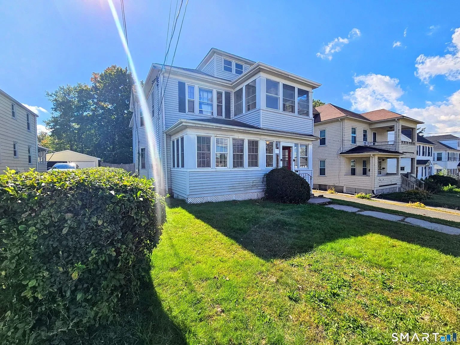 2 bed, 1.0 bath, 2720 sqft, $2,200 — Photo 1