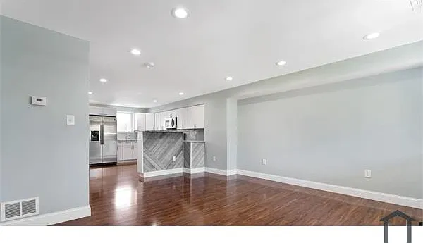 4045 Saint Monica Dr — Photo 4