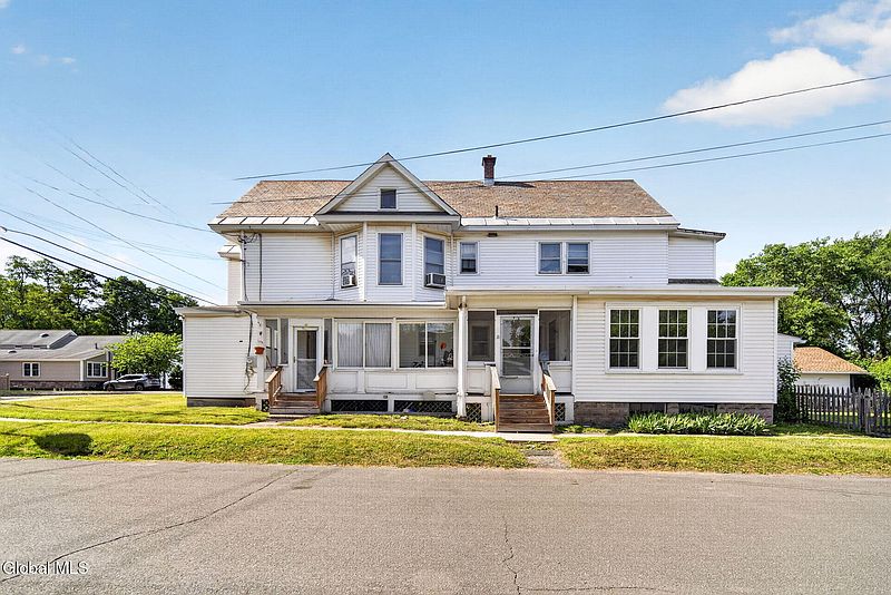 3rd image of 1374 Helderberg Avenue