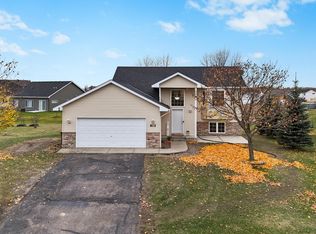 815 Cologne Ln, Waverly, MN 55390