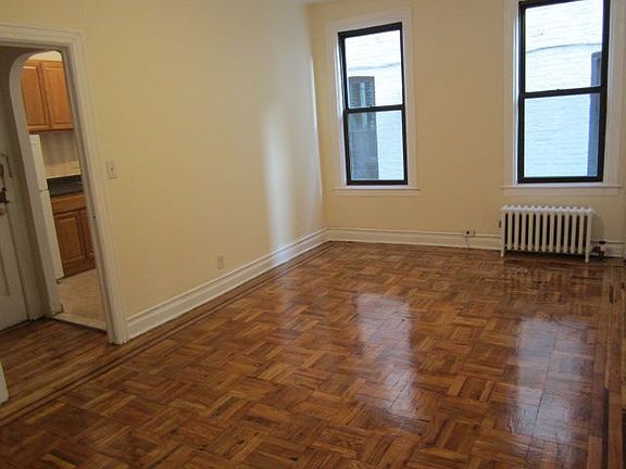 4th image of 4826 41st St APT 1R