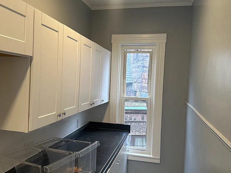 2 Freeland St — Photo 4